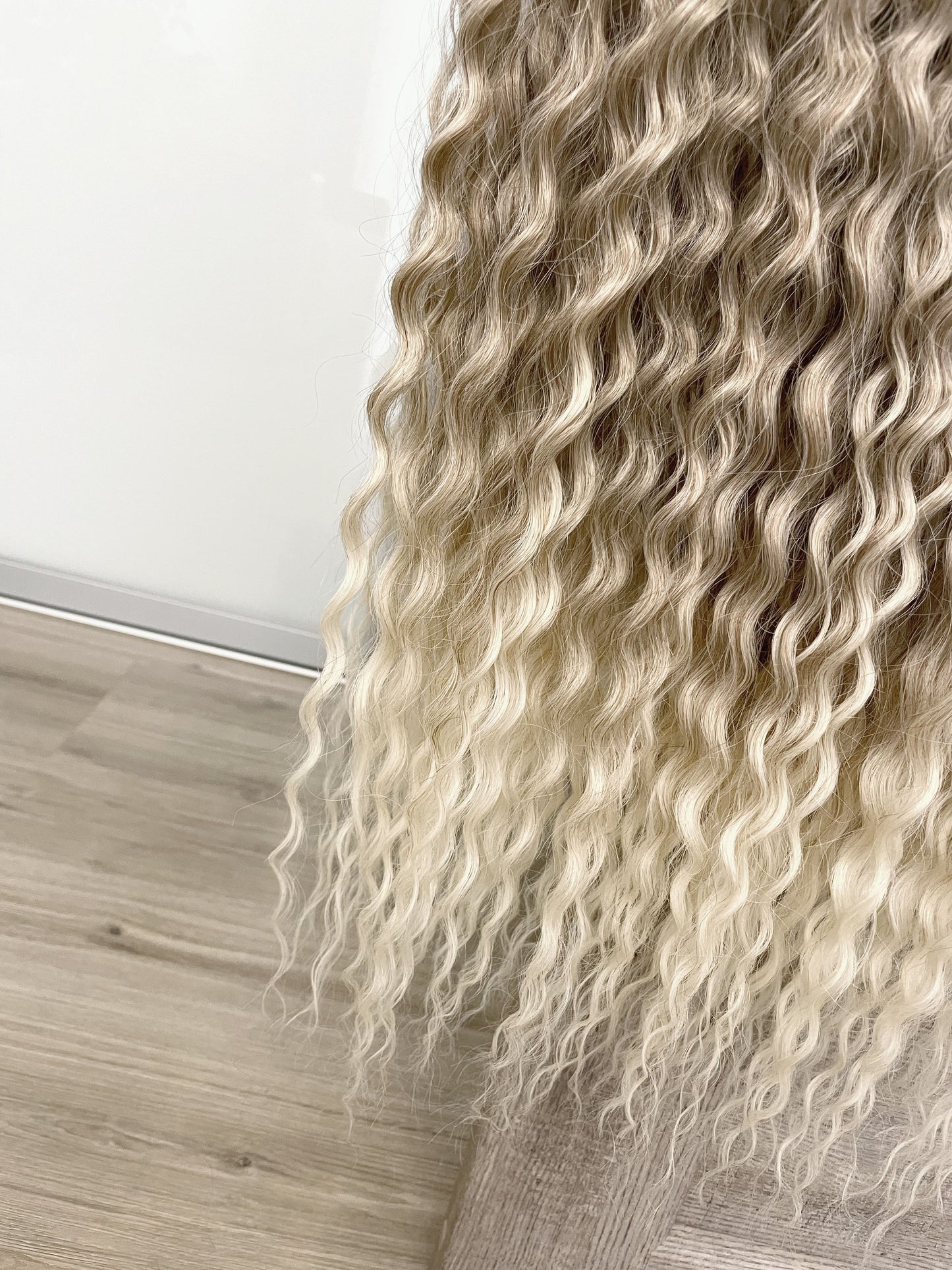 Set of caramel curly crochet synthetic dreads, 60 DE, full set