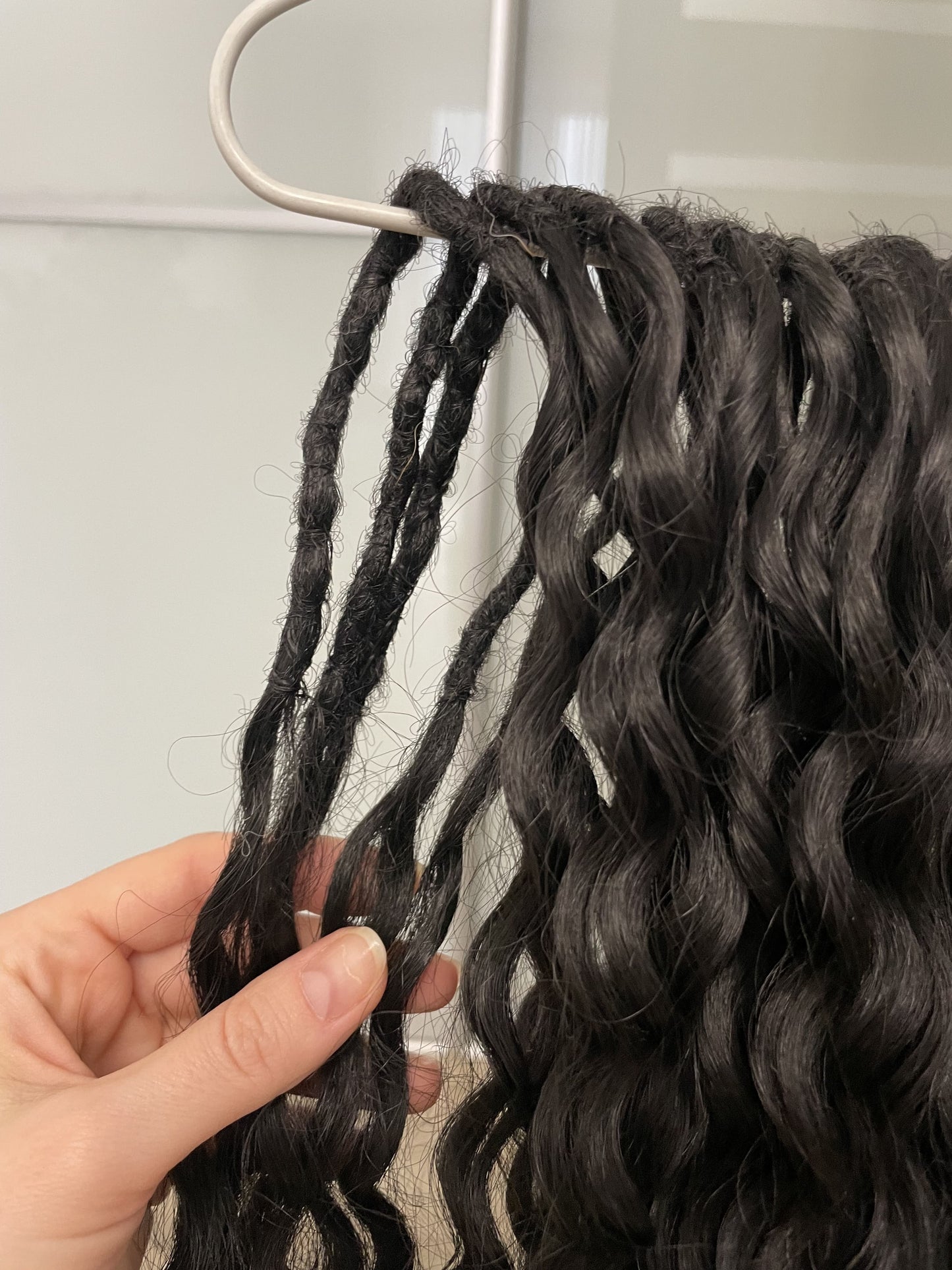 Set of black curly crochet synthetic dreads, 60 DE, full set