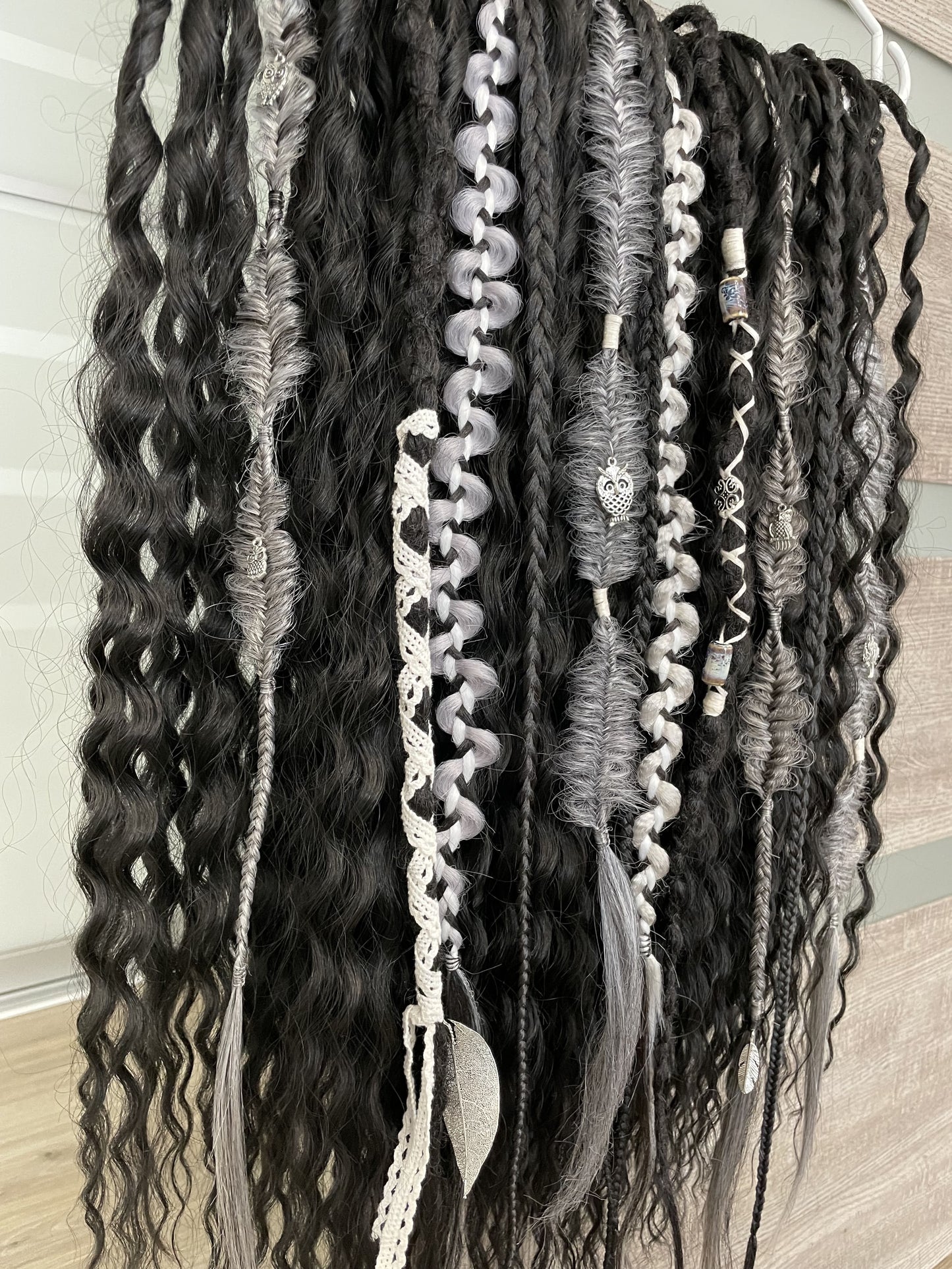 black bohemian synthetic dreadlocks and dark grey textured braids